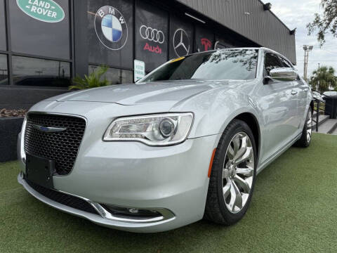2020 Chrysler 300 Limited RWD photo