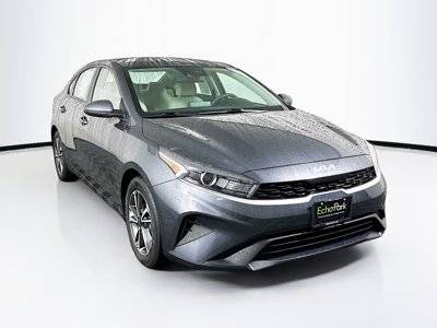 2022 Kia Forte LXS FWD photo