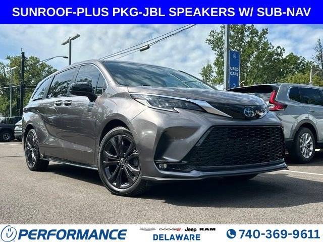 2022 Toyota Sienna XSE FWD photo