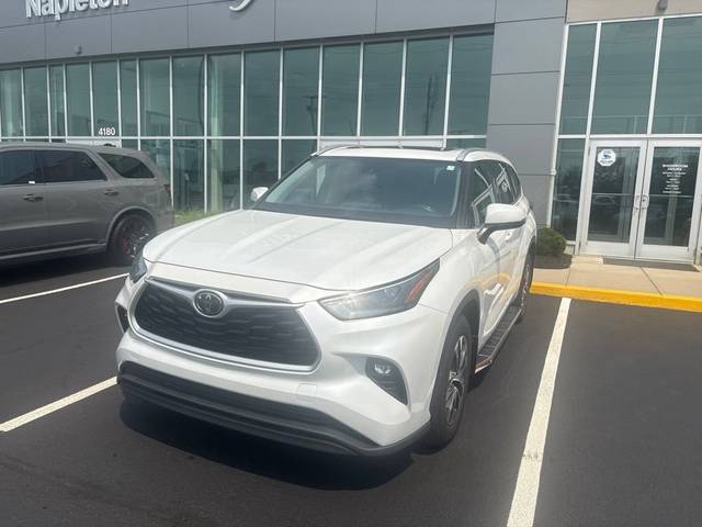 2022 Toyota Highlander XLE AWD photo