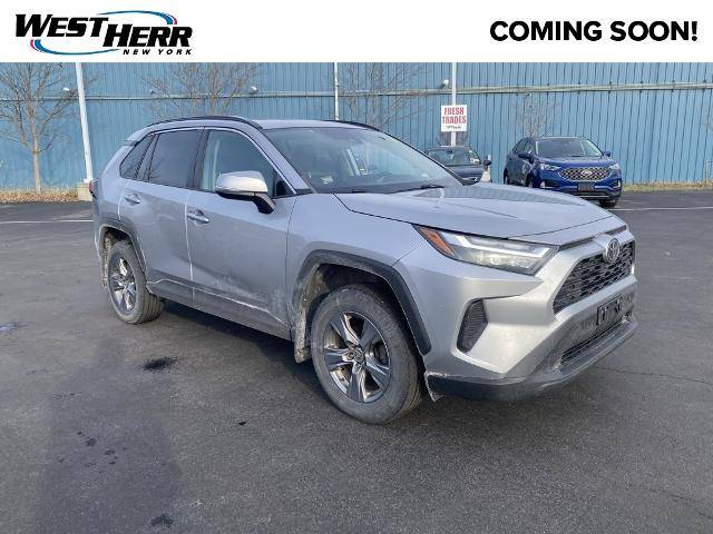 2022 Toyota RAV4 XLE AWD photo