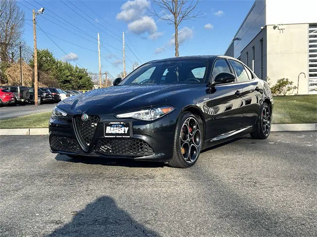 2022 Alfa Romeo Giulia Veloce AWD photo