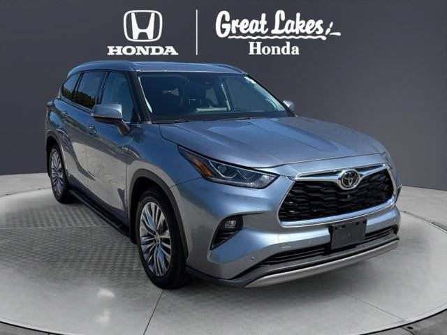 2022 Toyota Highlander Platinum AWD photo