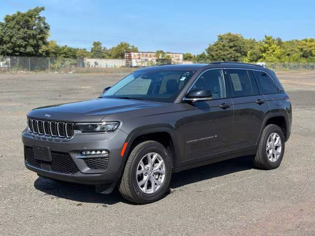 2022 Jeep Grand Cherokee Limited 4WD photo
