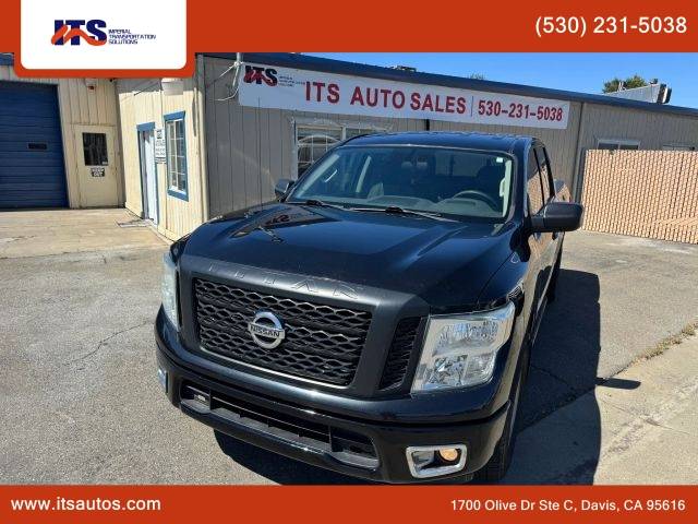 2017 Nissan Titan S 4WD photo