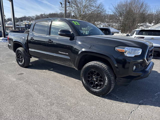2022 Toyota Tacoma SR 4WD photo