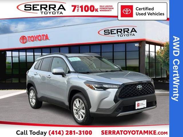 2022 Toyota Corolla Cross LE AWD photo