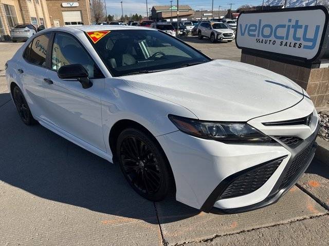 2022 Toyota Camry SE Nightshade FWD photo