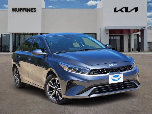 2022 Kia Forte LXS FWD photo