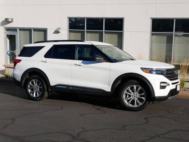 2022 Ford Explorer XLT 4WD photo