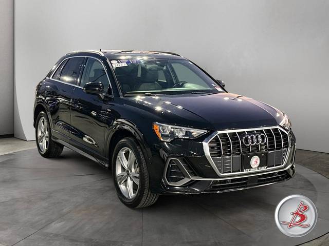 2022 Audi Q3 S line Premium AWD photo