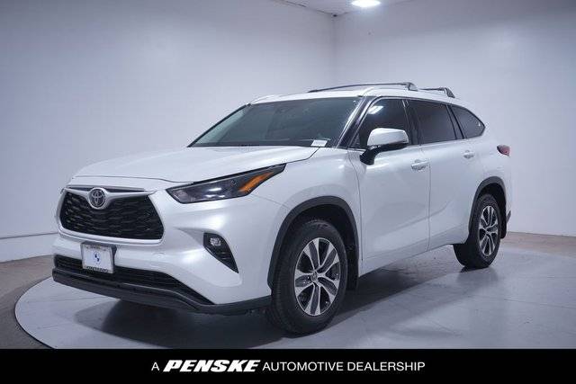 2022 Toyota Highlander XLE FWD photo