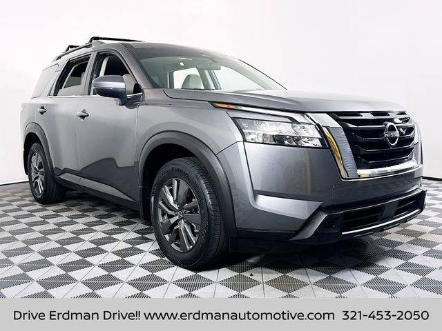 2022 Nissan Pathfinder SV FWD photo