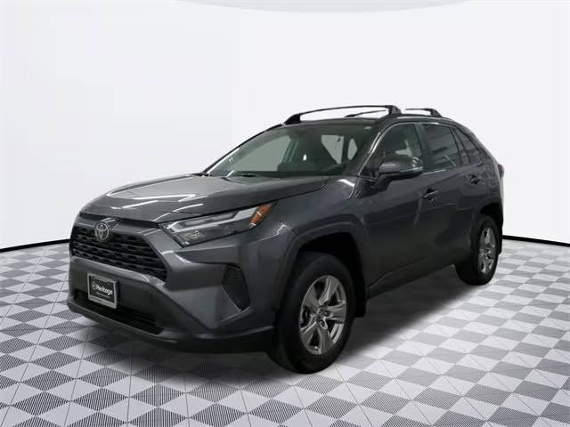 2022 Toyota RAV4 XLE AWD photo