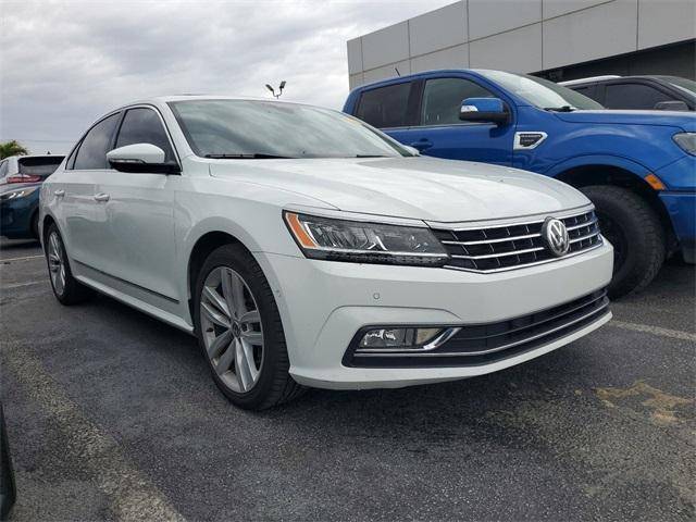 2018 Volkswagen Passat 2.0T SEL Premium FWD photo