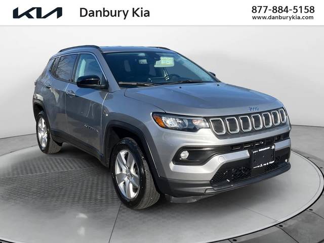 2022 Jeep Compass Latitude 4WD photo