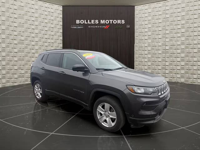 2022 Jeep Compass Latitude 4WD photo