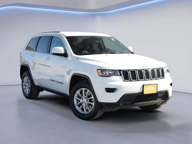 2022 Jeep Grand Cherokee Laredo E 4WD photo