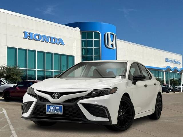 2022 Toyota Camry SE Nightshade FWD photo