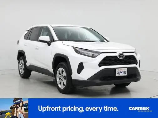 2022 Toyota RAV4 LE FWD photo