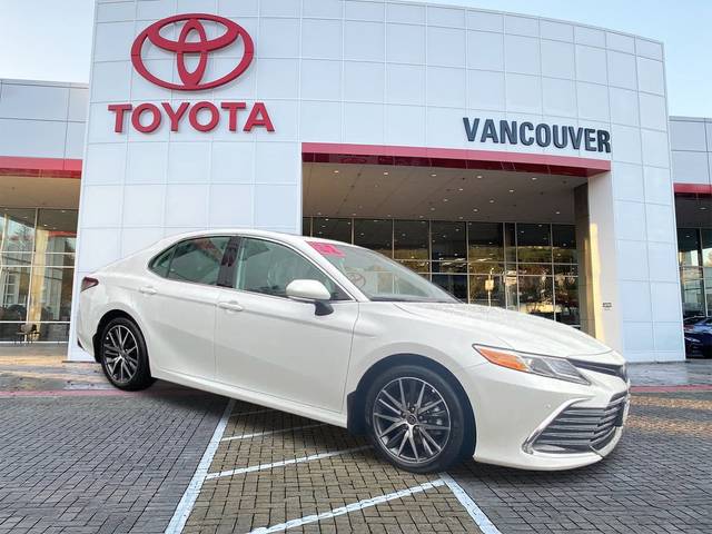 2022 Toyota Camry Hybrid XLE FWD photo