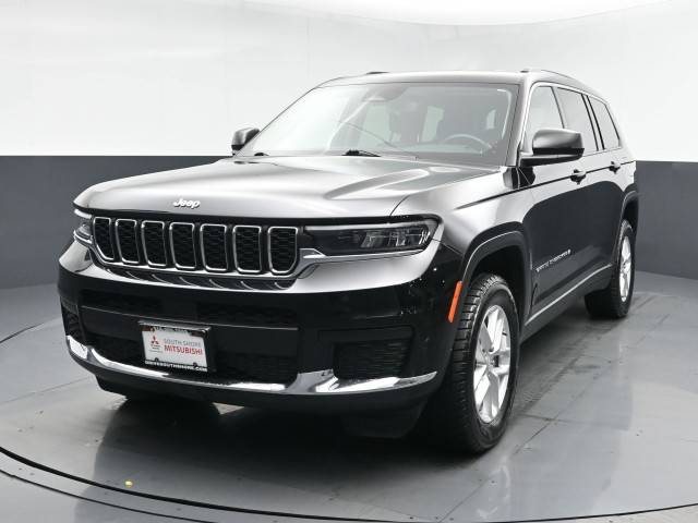 2022 Jeep Grand Cherokee L Laredo 4WD photo