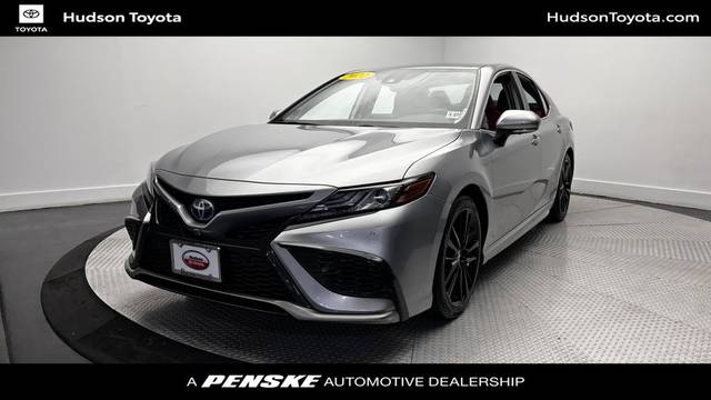 2022 Toyota Camry Hybrid XSE FWD photo