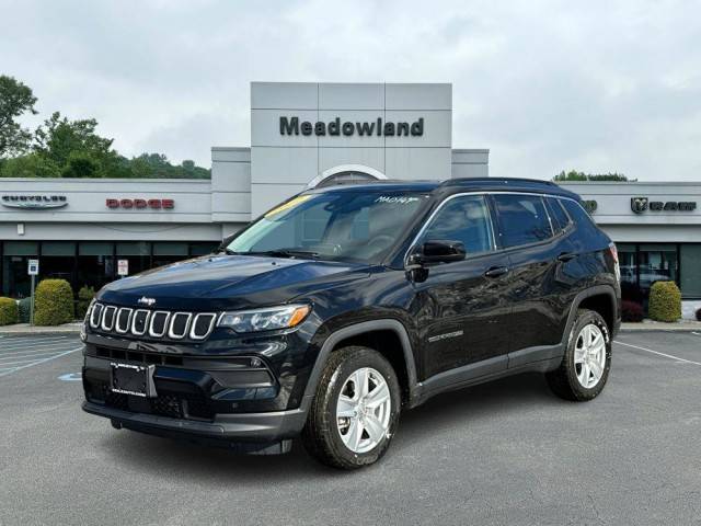 2022 Jeep Compass Latitude 4WD photo