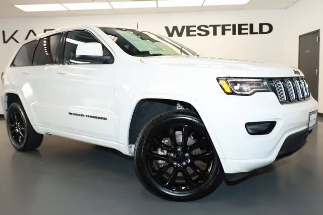 2022 Jeep Grand Cherokee Laredo X 4WD photo