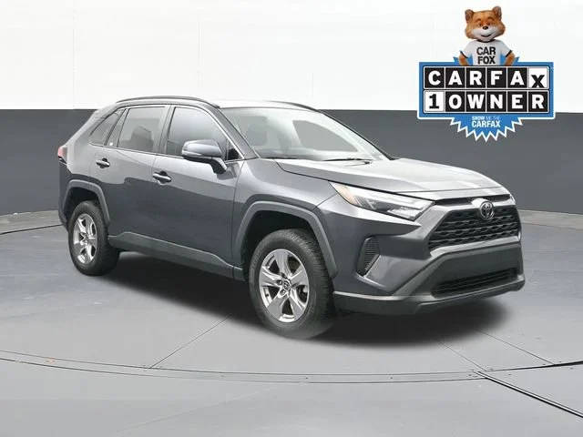 2022 Toyota RAV4 XLE AWD photo