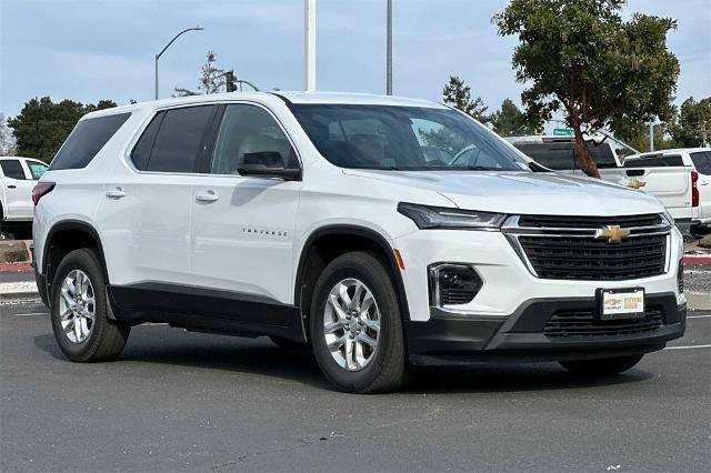 2022 Chevrolet Traverse LS FWD photo