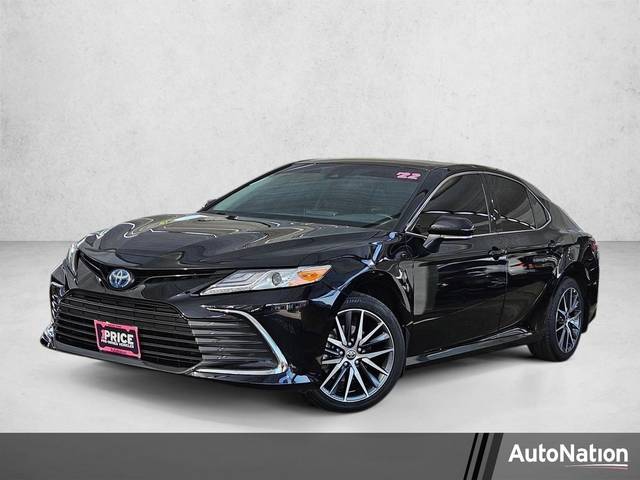 2022 Toyota Camry Hybrid XLE FWD photo