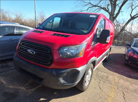 2017 Ford Transit Van  RWD photo