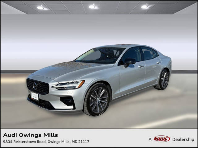 2022 Volvo S60 Momentum AWD photo