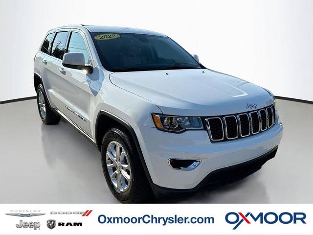 2022 Jeep Grand Cherokee Laredo E 4WD photo