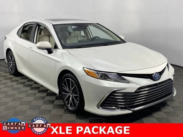 2022 Toyota Camry Hybrid XLE FWD photo