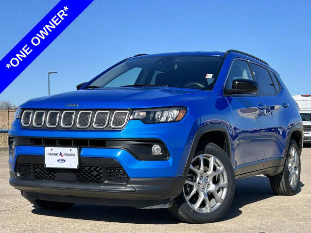 2022 Jeep Compass Latitude Lux 4WD photo