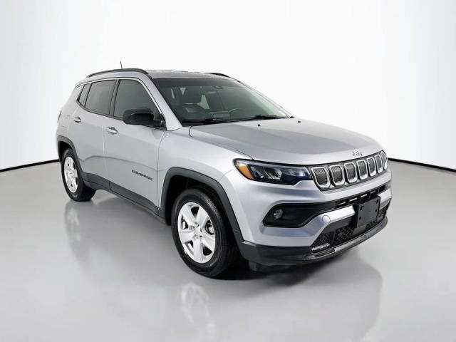 2022 Jeep Compass Latitude FWD photo
