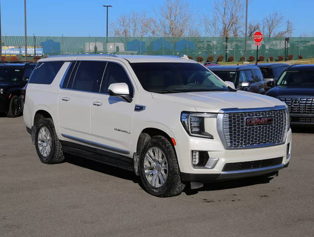 2022 GMC Yukon XL Denali 4WD photo