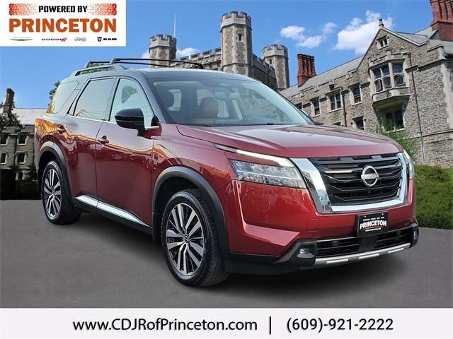 2022 Nissan Pathfinder Platinum 4WD photo