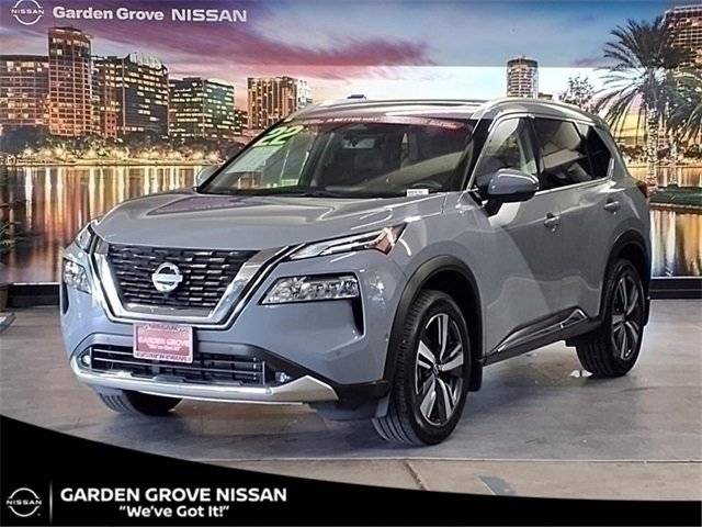 2022 Nissan Rogue Platinum FWD photo
