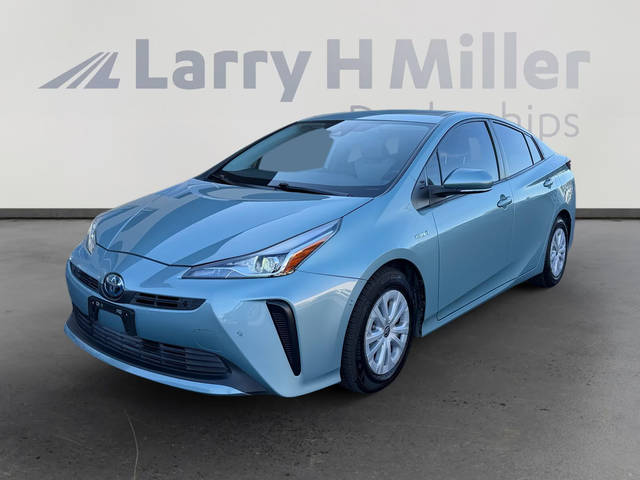2022 Toyota Prius LE FWD photo