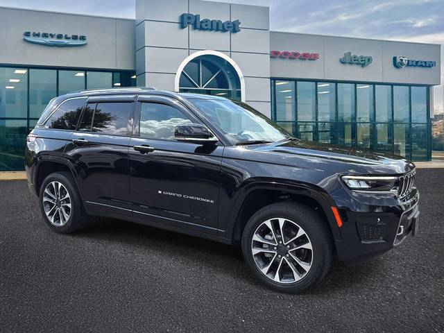 2022 Jeep Grand Cherokee Overland 4WD photo
