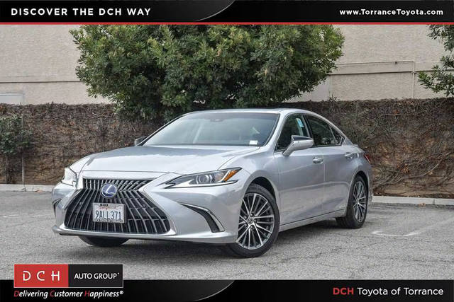 2022 Lexus ES ES 300h FWD photo