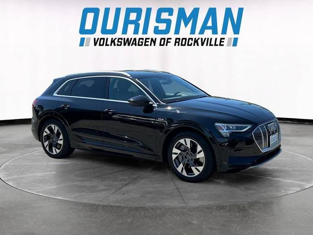 2022 Audi e-tron Premium Plus AWD photo
