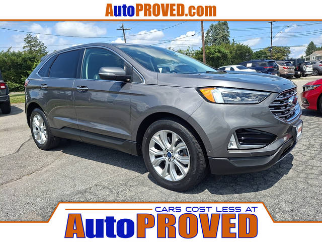 2022 Ford Edge Titanium AWD photo