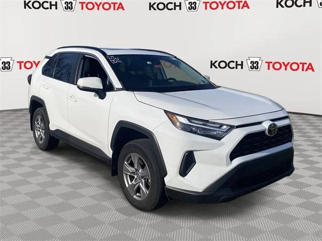 2022 Toyota RAV4 XLE AWD photo