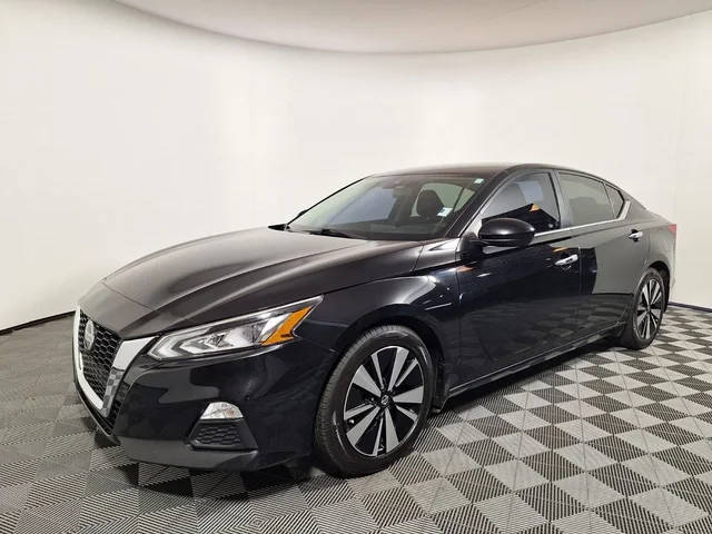 2022 Nissan Altima 2.5 SV FWD photo