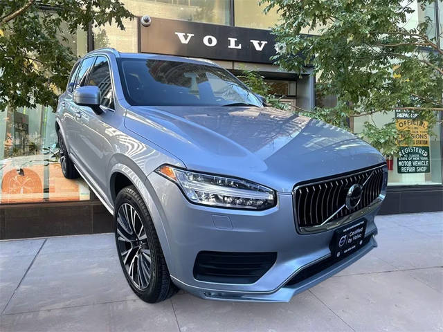 2022 Volvo XC90 Momentum AWD photo