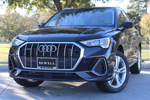2022 Audi Q3 S line Premium AWD photo